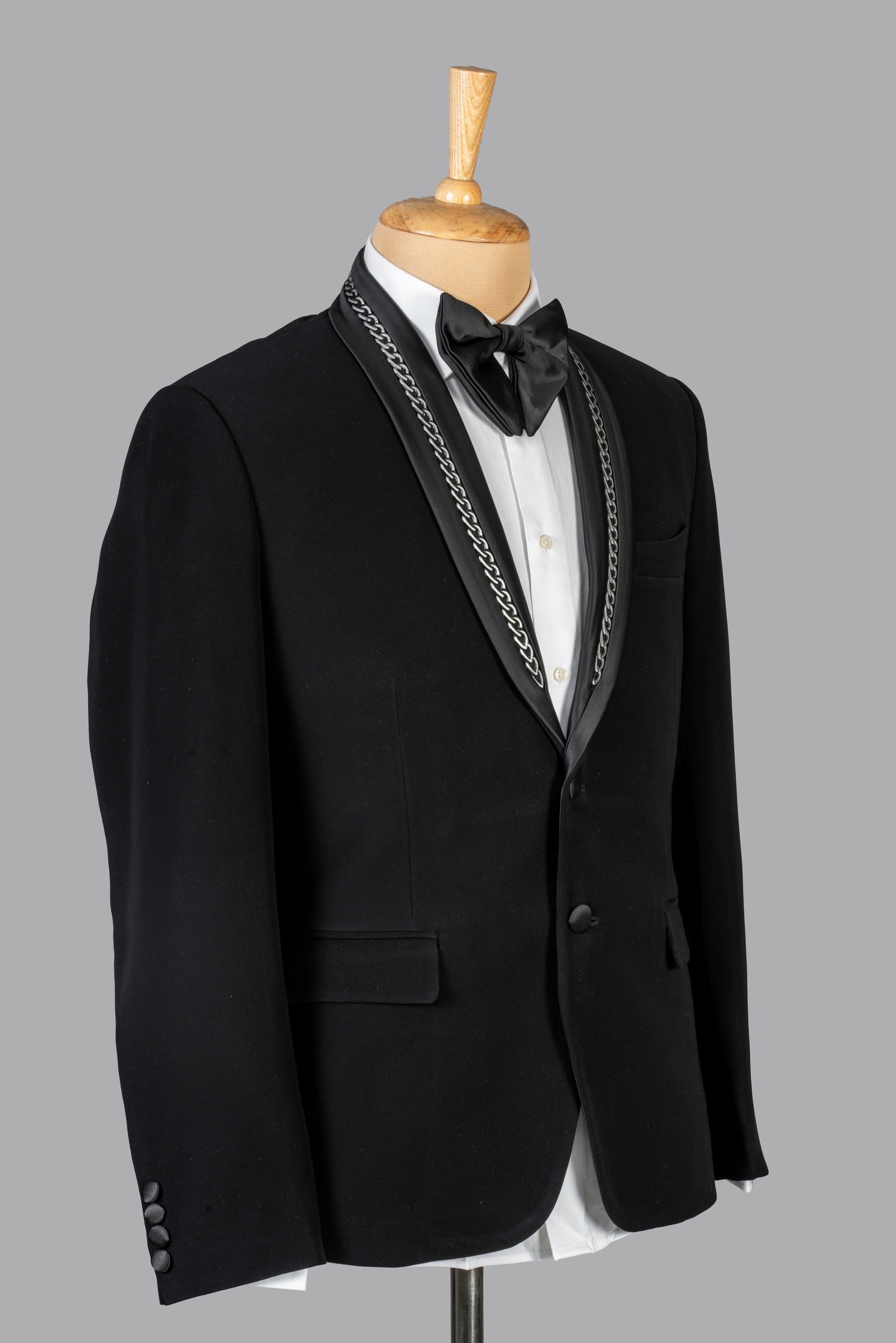 Concept Chain Tuxedo Suit