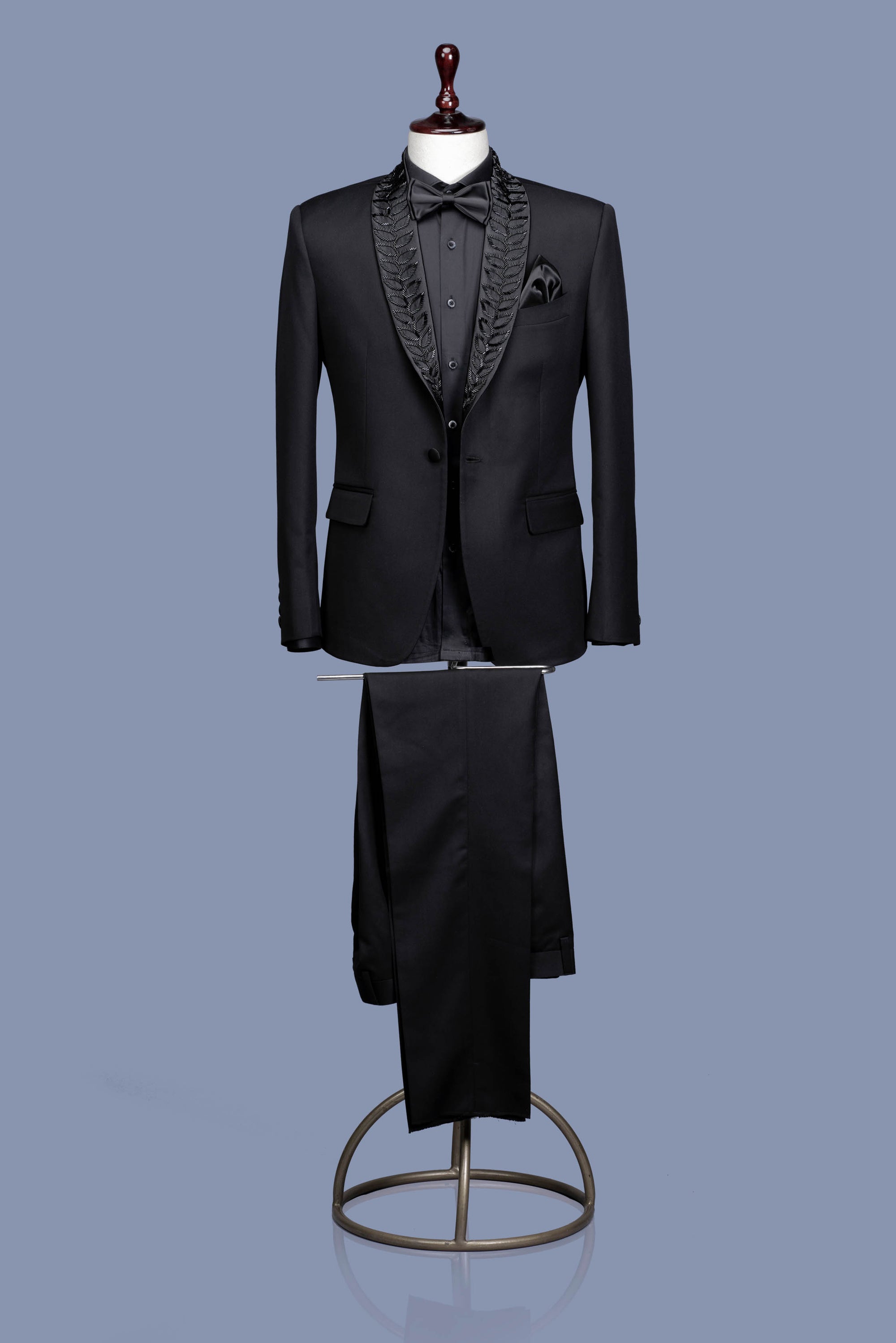 Floral Embroidery Tuxedo Suit