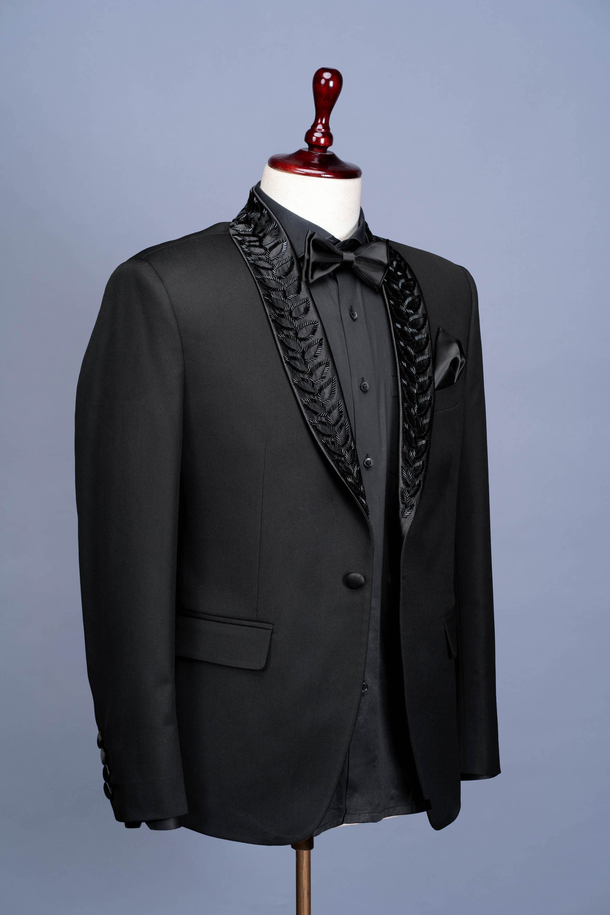 Floral Embroidery Tuxedo Suit