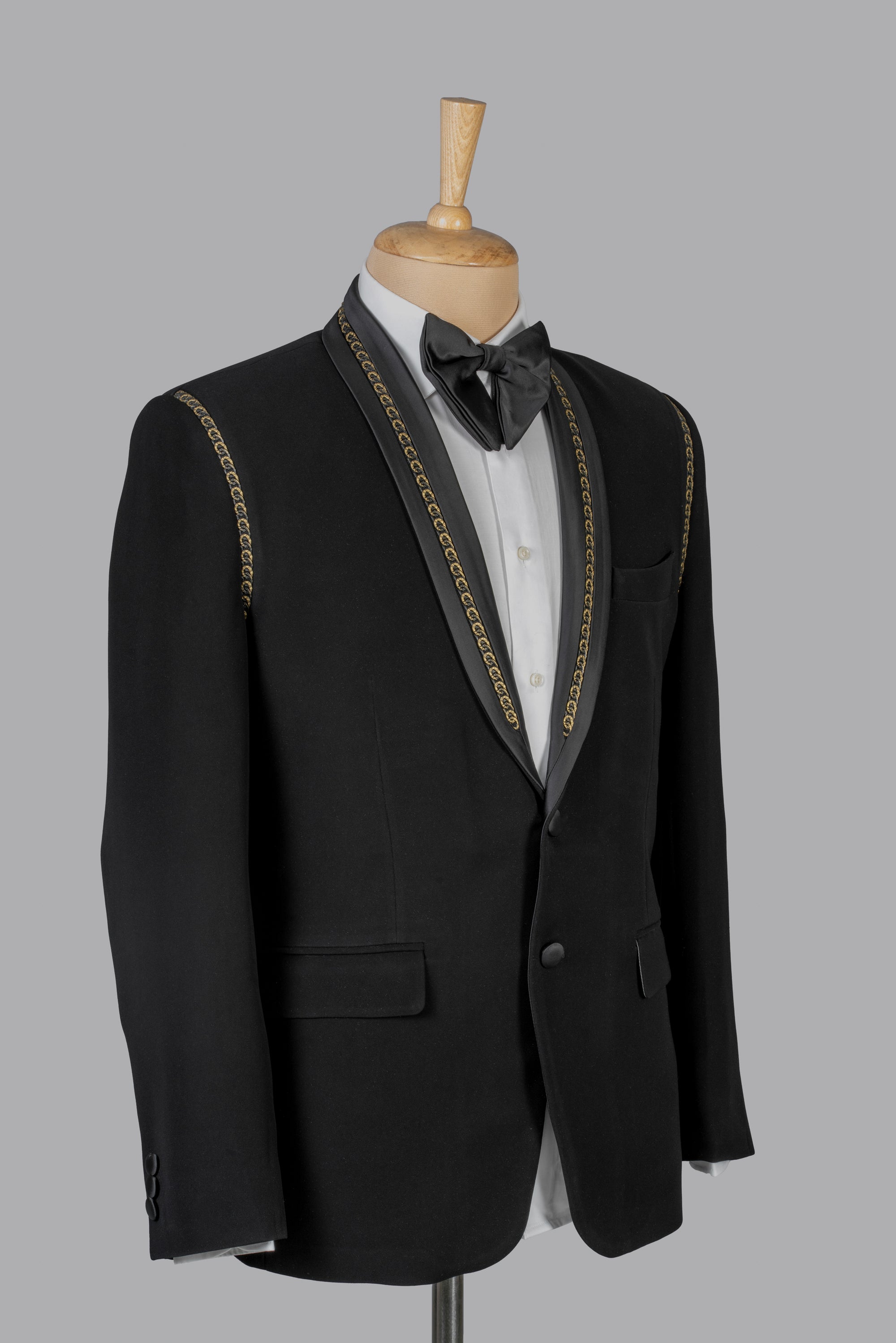 Concept Chain Tuxedo Suit