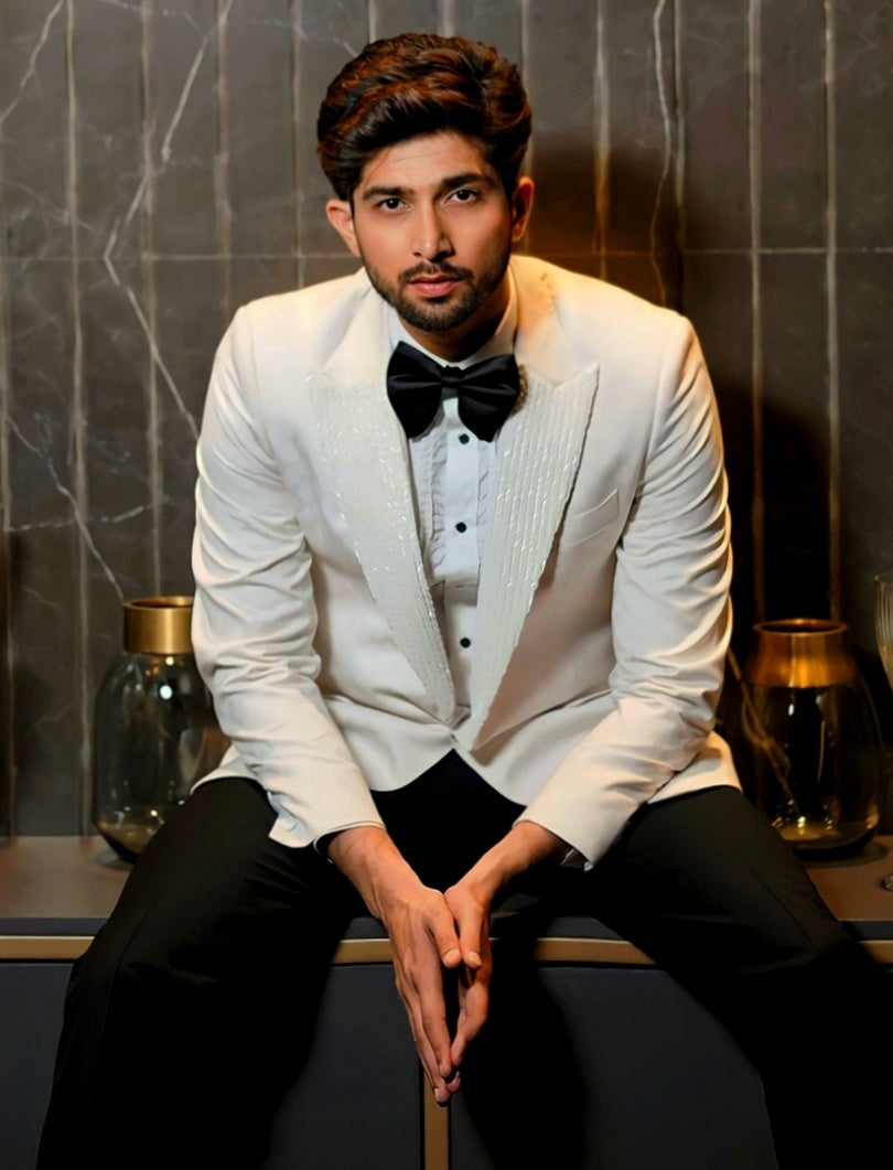 White Hand-Embroidery Tuxedo Suit