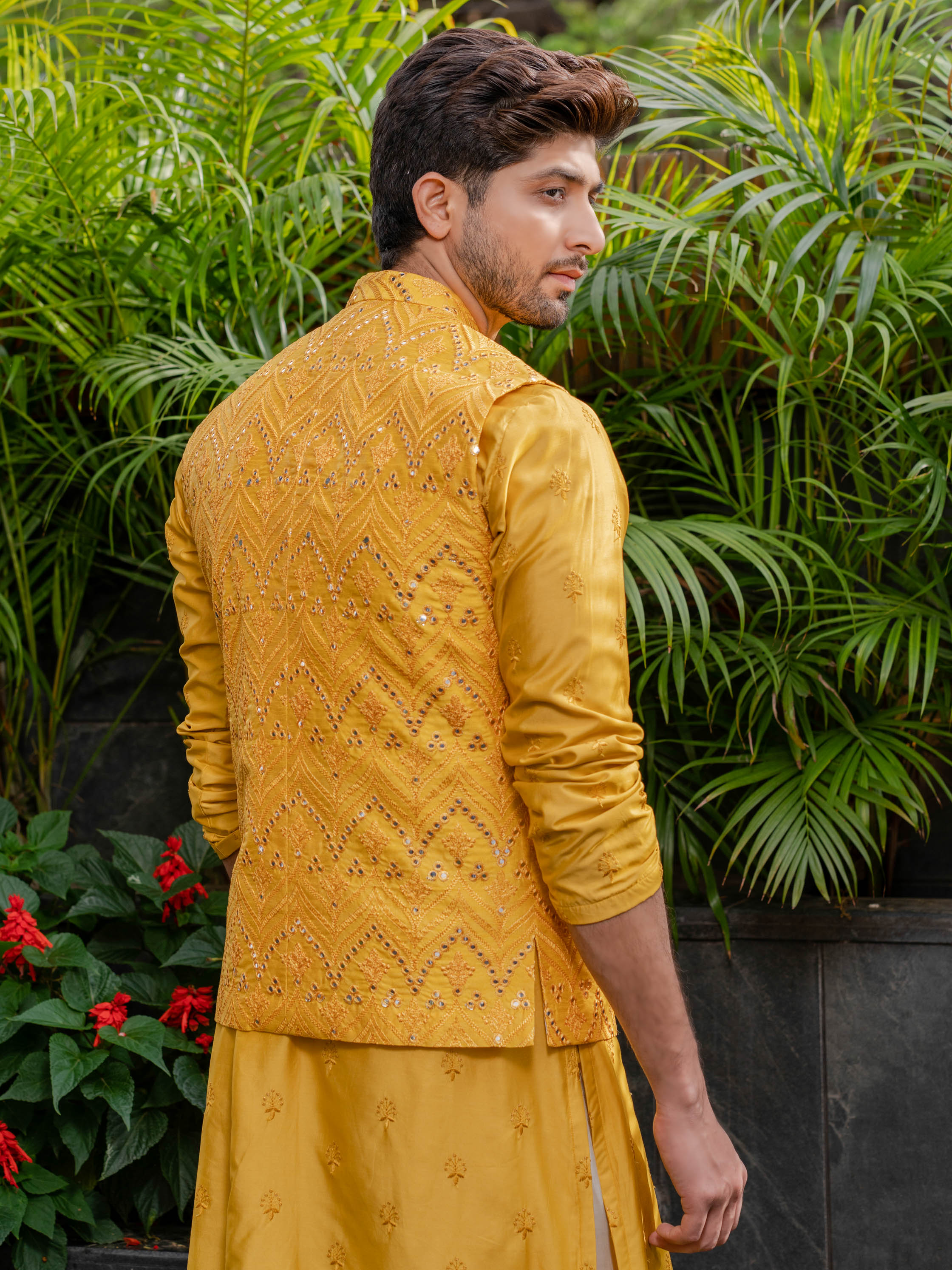 Yellow Silk Bundi Jacket With mirror work