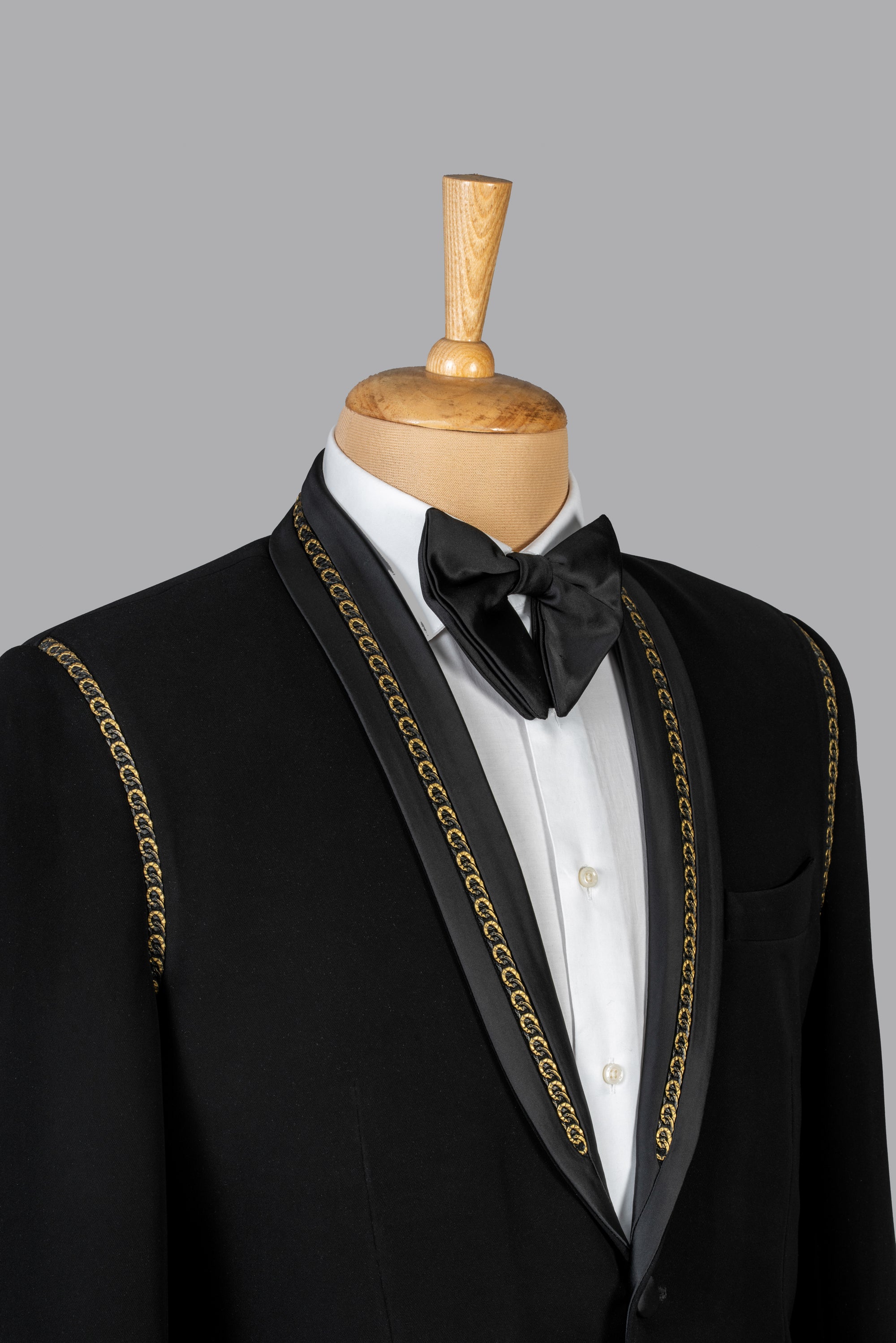 Concept Chain Tuxedo Suit